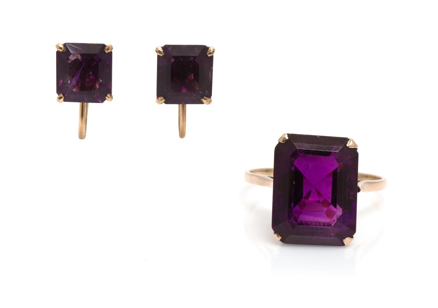 A Vintage Yellow Gold and Amethyst Demi Parure, 25.90 dwts.