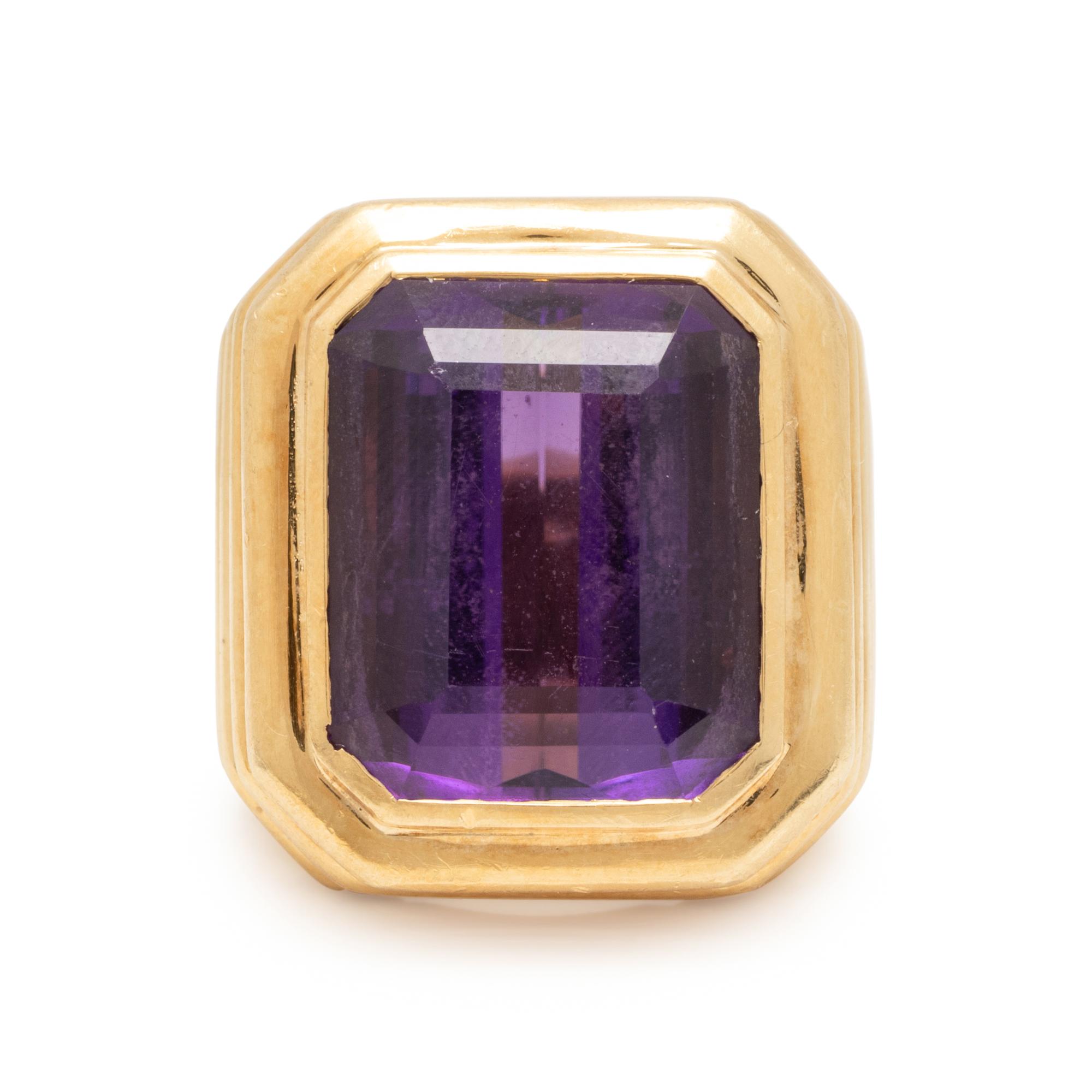 AMETHYST AND YELLOW GOLD RING