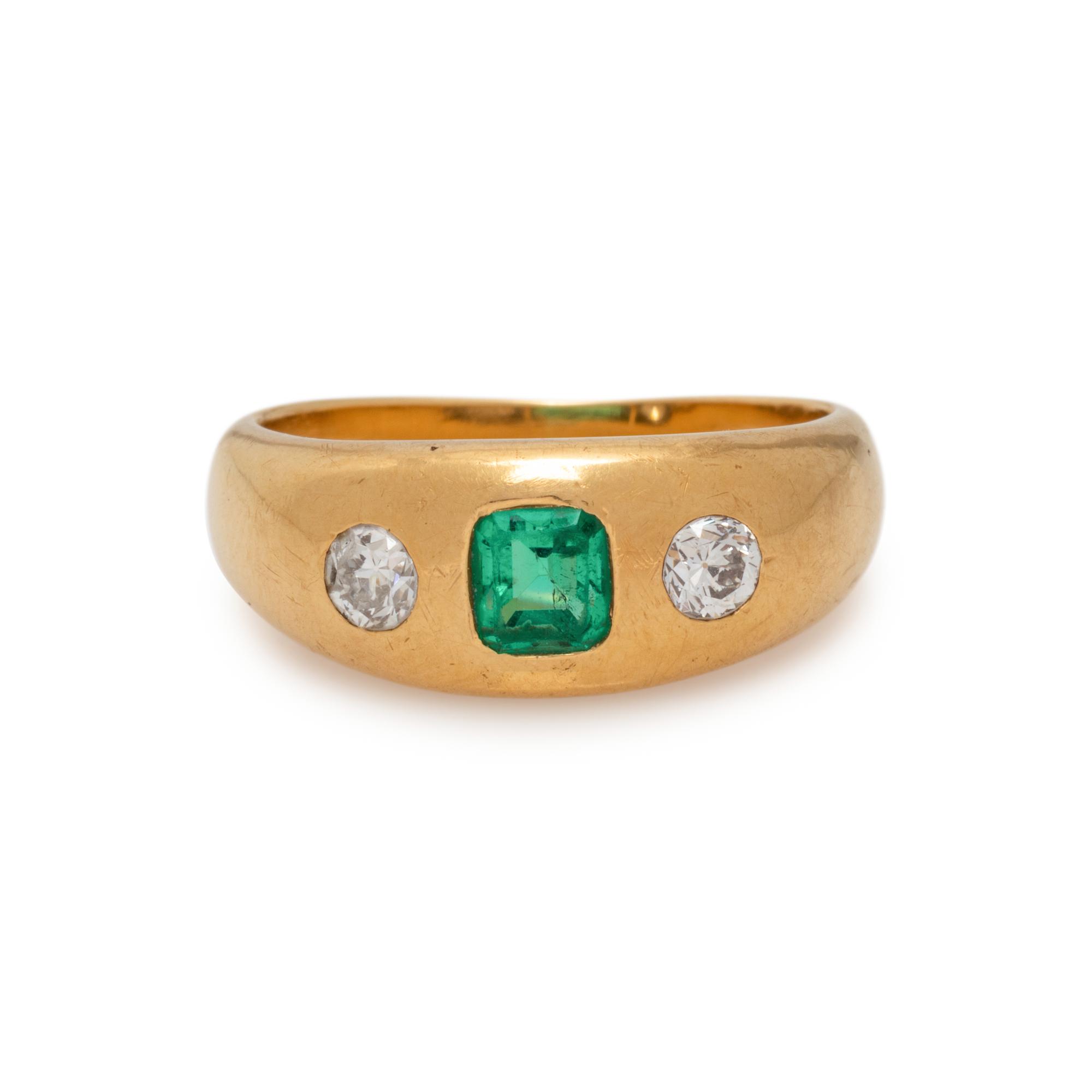 YELLOW GOLD, EMERALD AND DIAMOND RING