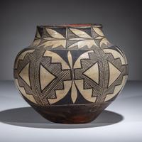 Acoma Fine Line Pottery Jar