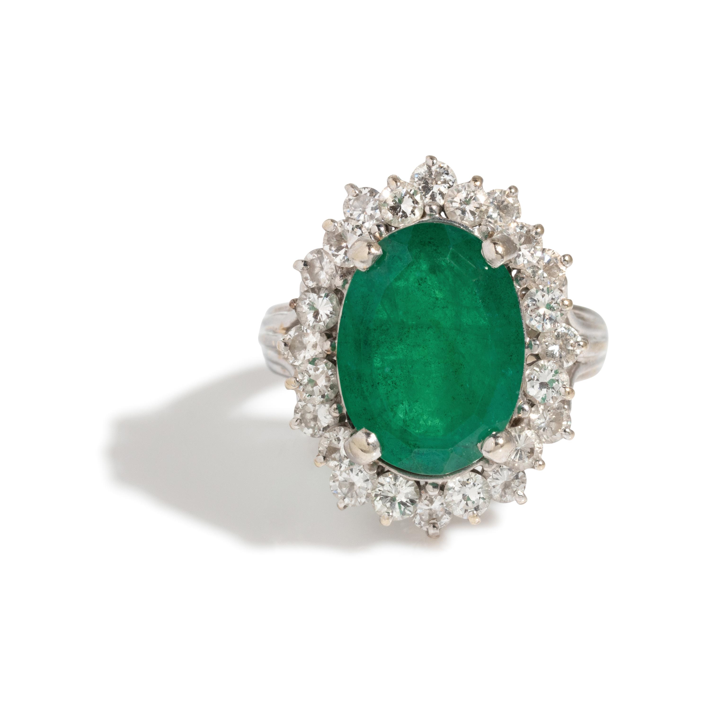 EMERALD AND DIAMOND RING