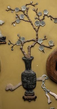 A Pair of Chinese Jade and Hardstone Embellished Yellow Lacquered Wood Gourd-Form Panels 黃漆地嵌寳博古圖葫蘆形挂屏一對