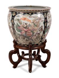 A Chinese Enameled Porcelain Jardinière