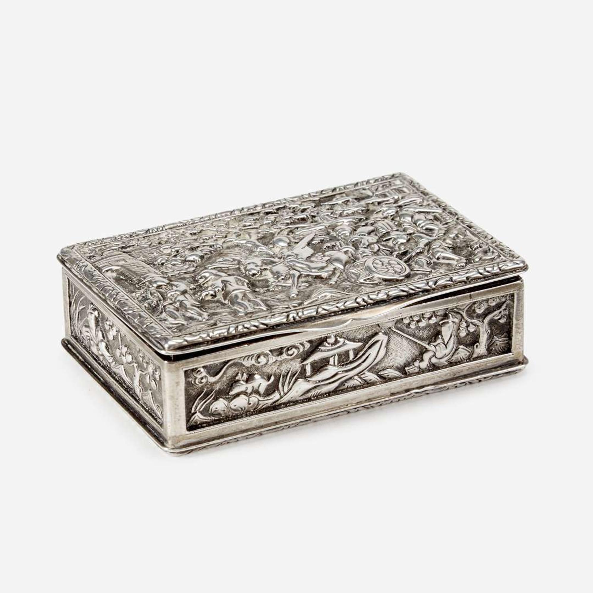 A Chinese export silver snuff box, Wongshing 中国出口银鼻烟盒 Canton, circa 1825-1840 ??? ?1825-1840?