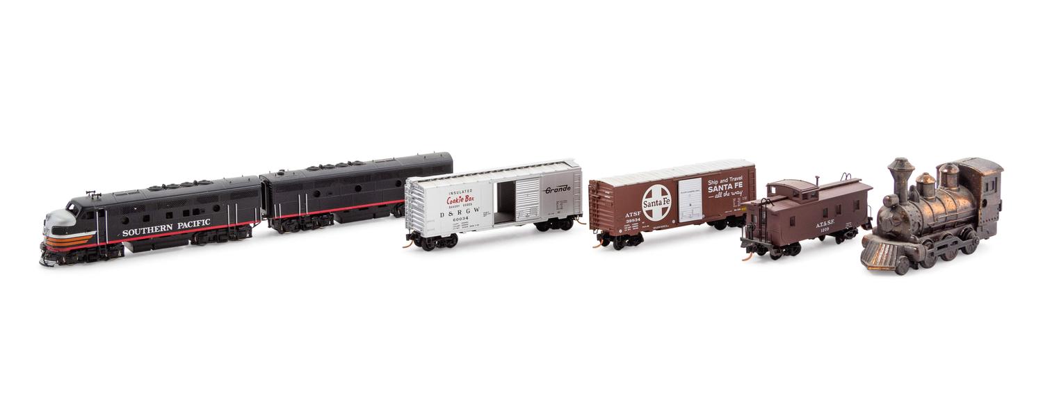 A Samhongsa Polychrome N-Scale Southern Pacific Diesel Locomotive and Tender