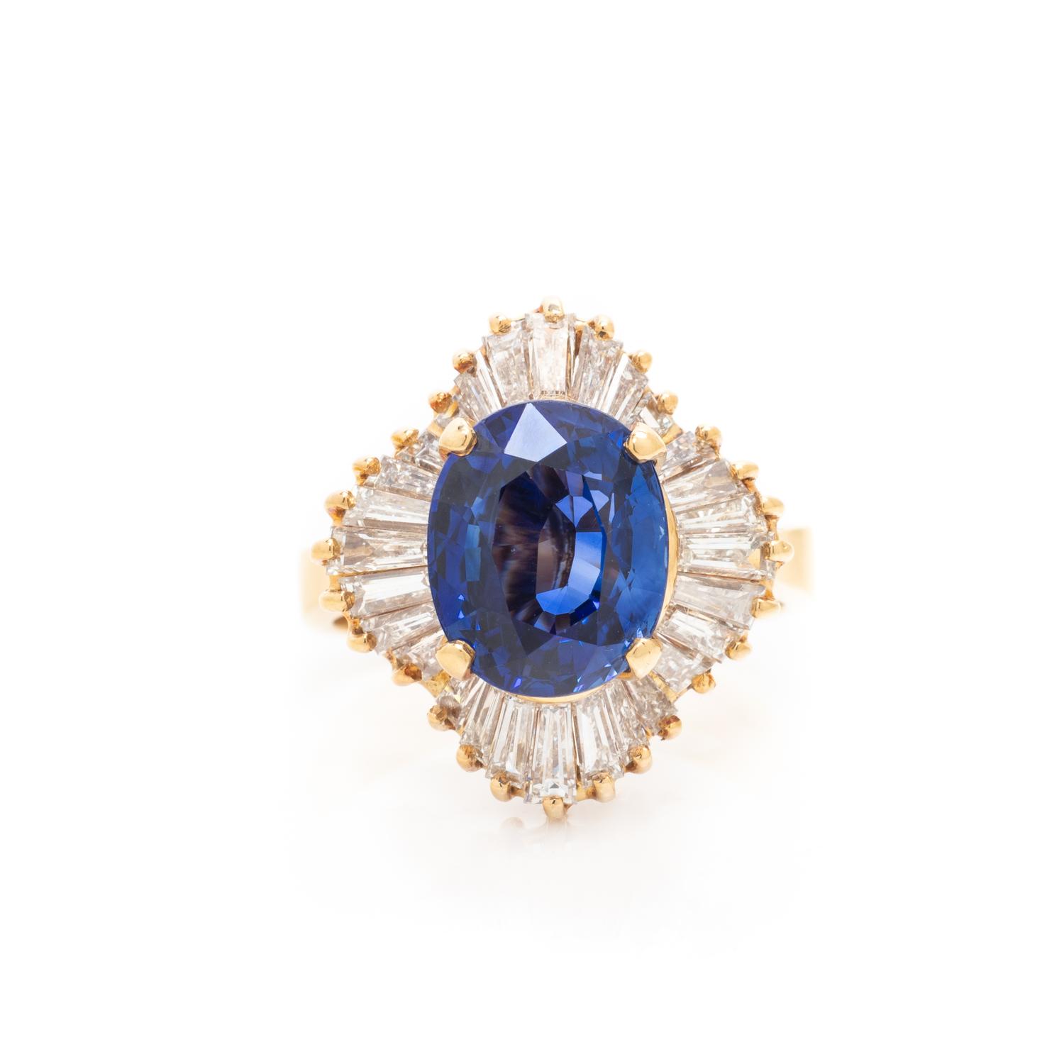 YELLOW GOLD, SAPPHIRE AND DIAMOND RING