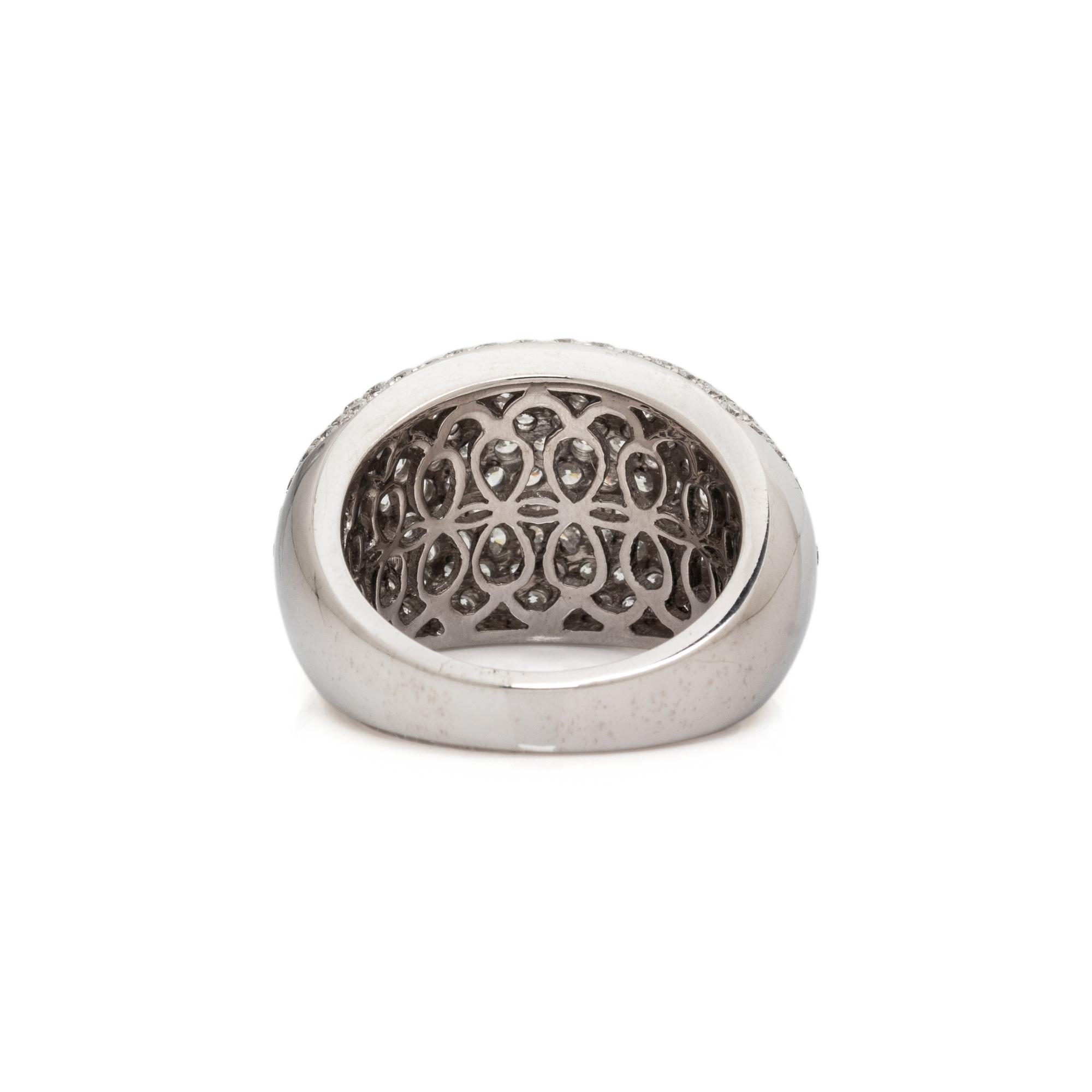 WHITE GOLD AND DIAMOND BOMBÉ RING