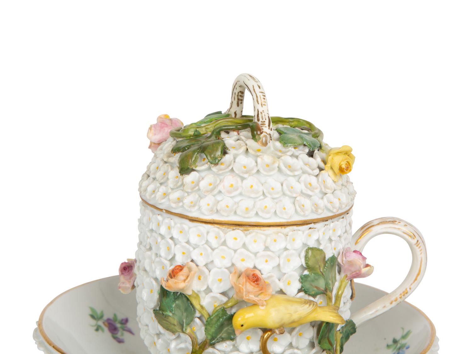 A Meissen Porcelain Schneeballen Cup and Saucer — 19TH/20TH CENTURY
