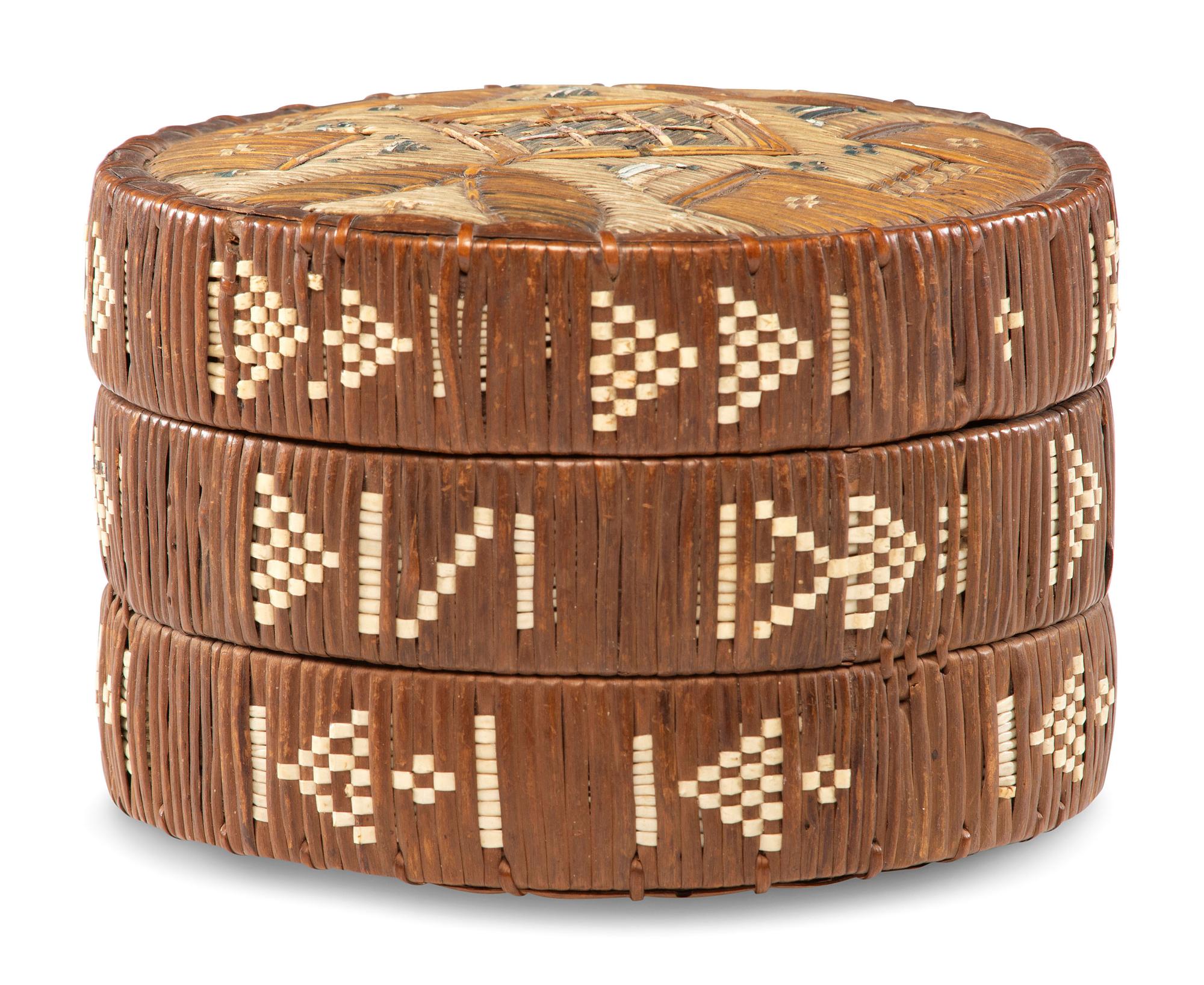 Mi'kmaq Quilled Birchbark Trinket Box