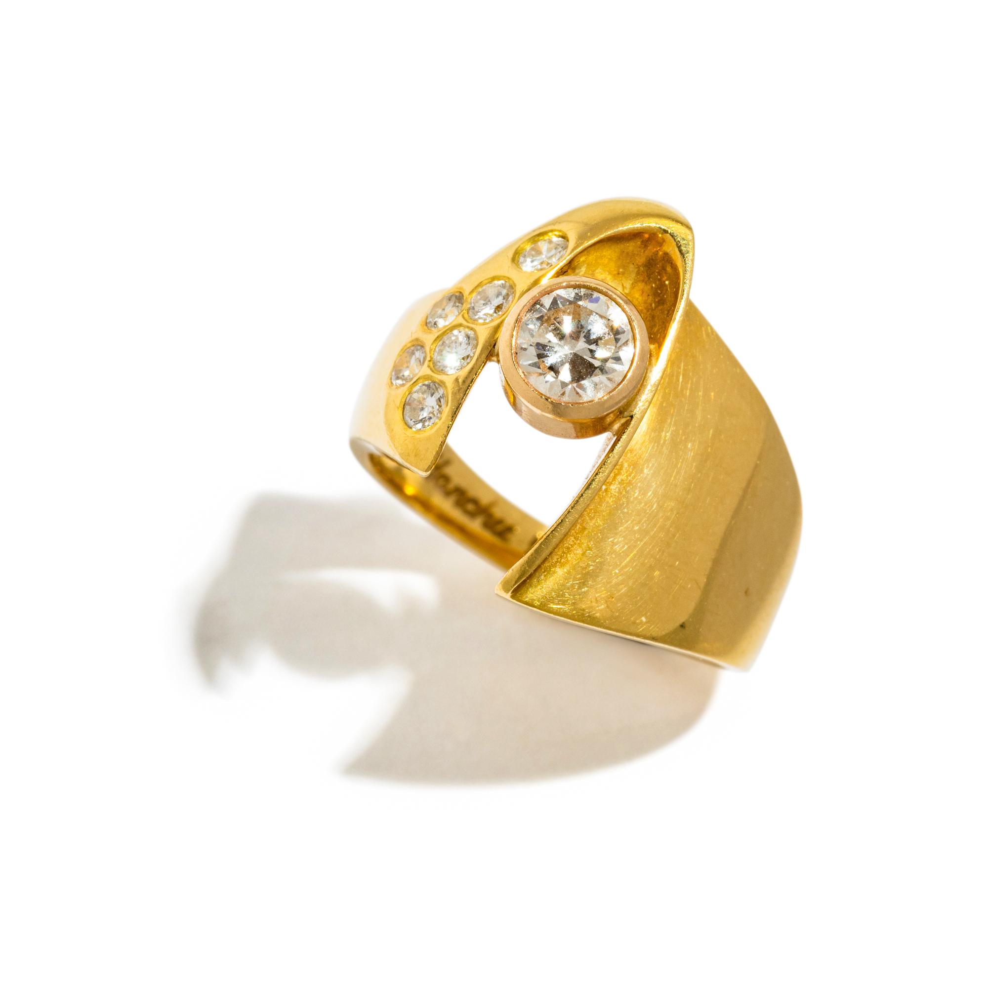 YELLOW GOLD AND DIAMOND RING