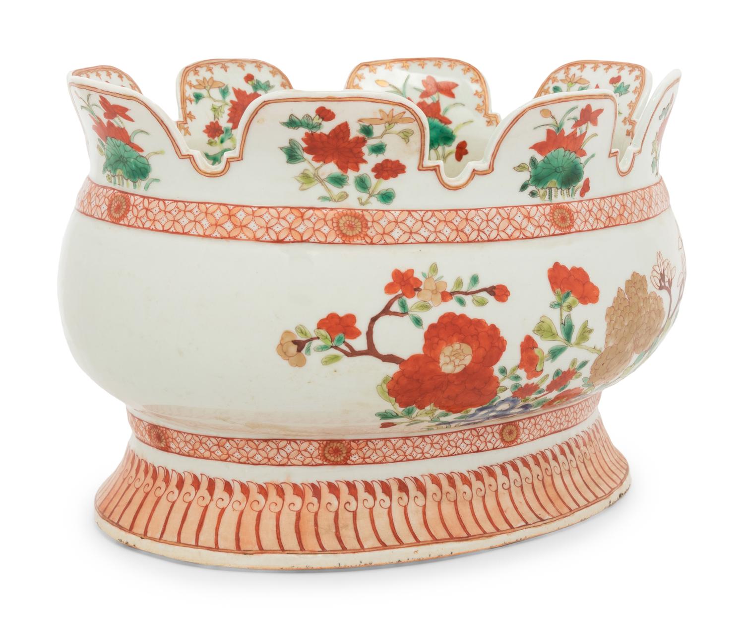 A Chinese Export Porcelain Verrière or Monteith Bowl