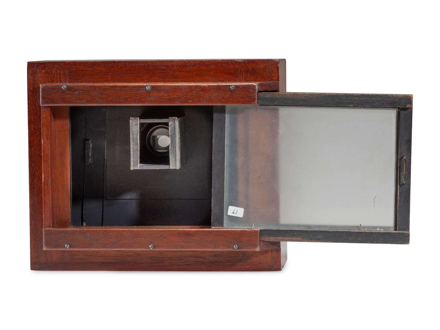 [EARLY PHOTOGRAPHY]. "New Gem" multiplying camera. Simon Wing & Co. Ca 1901.