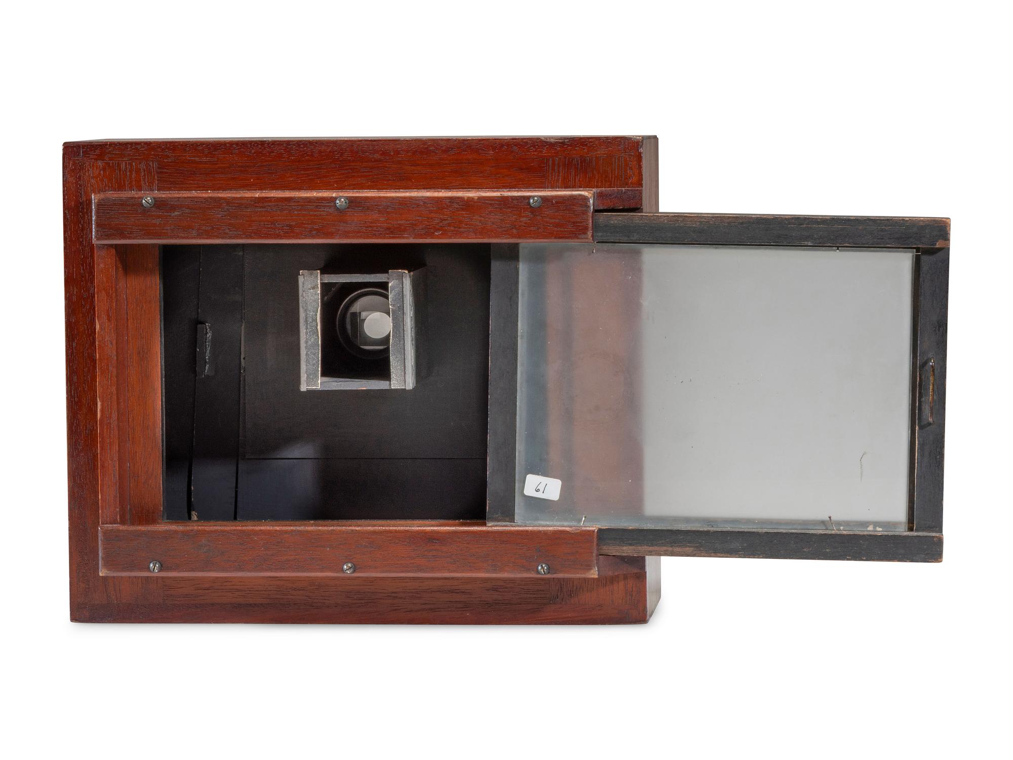 [EARLY PHOTOGRAPHY]. "New Gem" multiplying camera. Simon Wing & Co. Ca 1901.