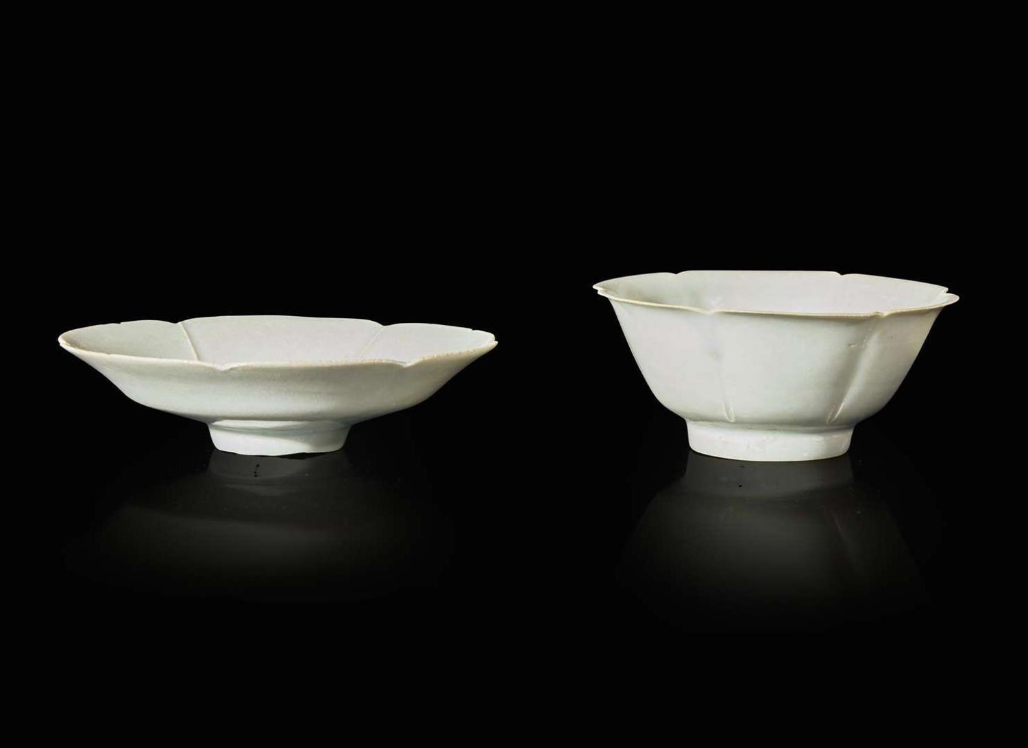 Two Chinese qingbai hexafoil small dishes, Song/Yuan dynasty 六瓣湖田窯小碟兩件 宋或元
