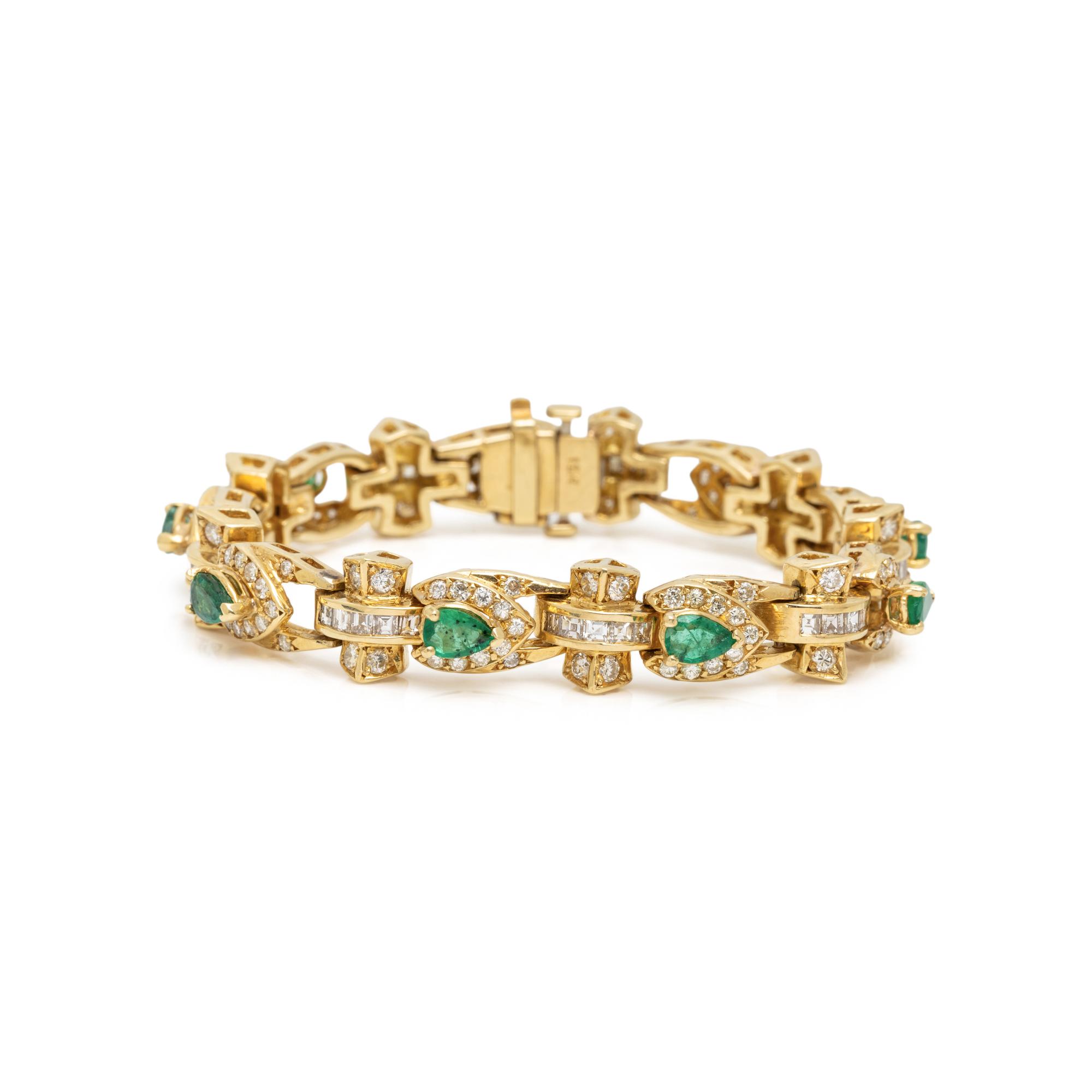 YELLOW GOLD, EMERALD AND DIAMOND BRACELET
