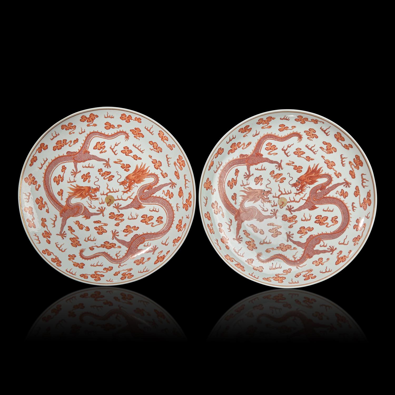 A Pair of Large Chinese Iron-Red Decorated 'Dragons' Chargers, Late Qing Dynasty 清晚期 礬紅彩龍戲珠賞盤一對