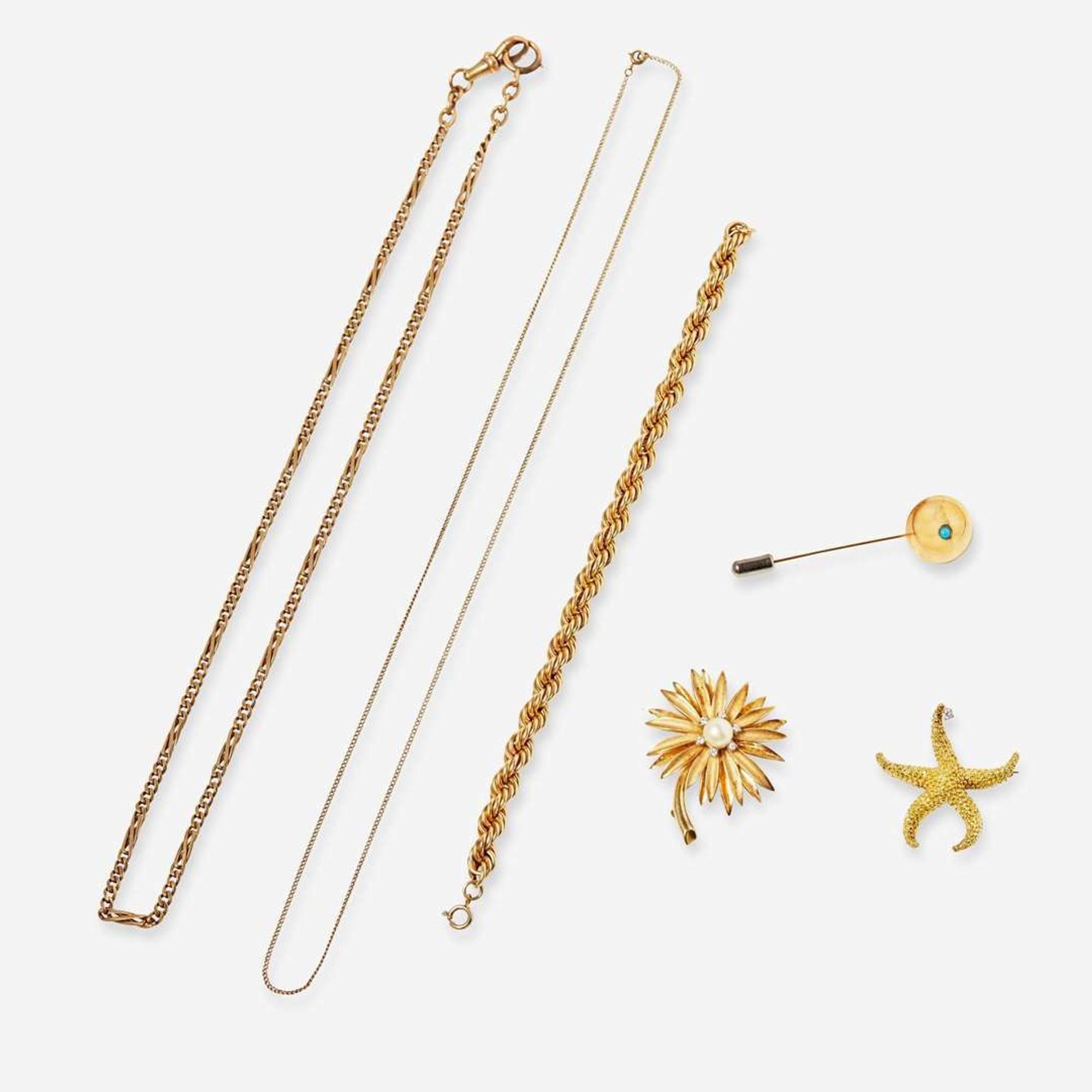 A Collection of Miscellaneous Yellow Gold Jewelry