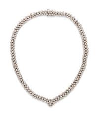 WHITE GOLD AND DIAMOND NECKLACE