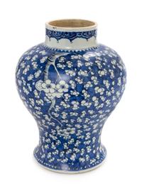 A Chinese Export Blue and White Porcelain Jar Height 14 inches. — KANGXI PERIOD (1662-1722)