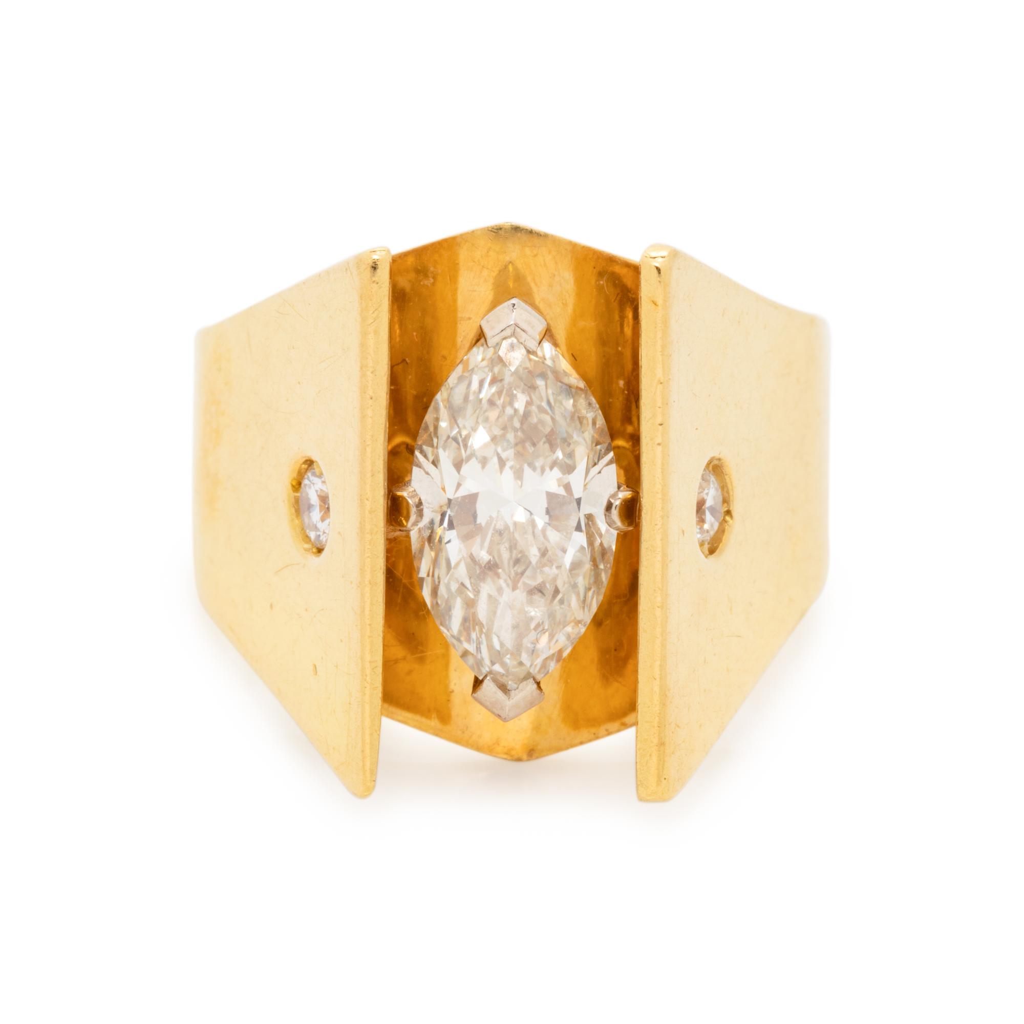 YELLOW GOLD AND DIAMOND RING