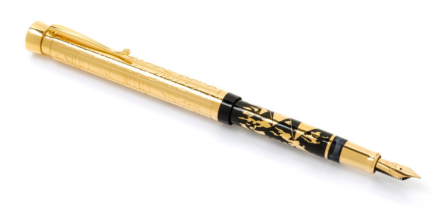 A Pelikan Seven Wonders of the World: Pyramids of Giza Limited Edition Fountain Pen Set