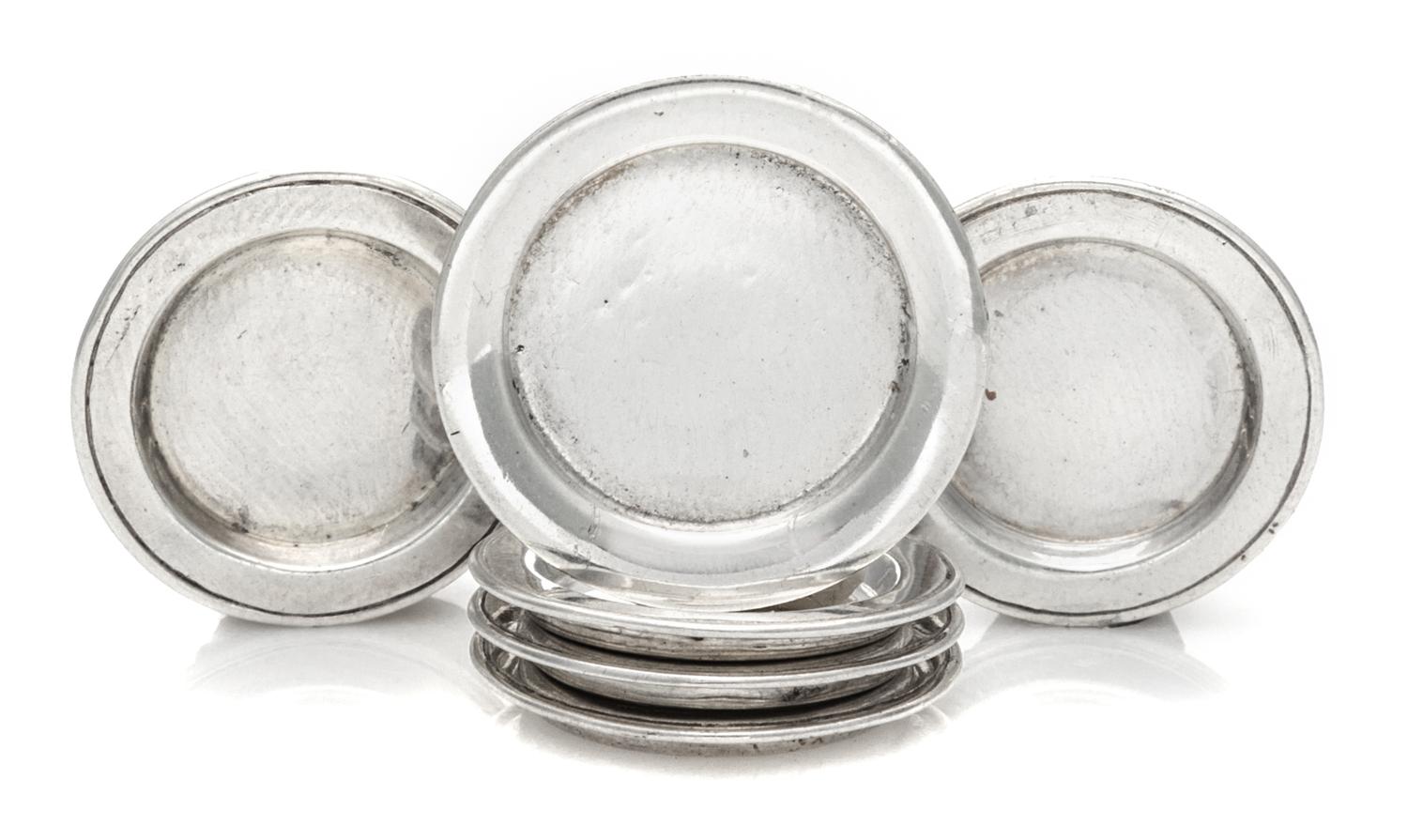 A Group of Five American Silver Dinner Plates, Obadiah Fisher, New York, NY, each having a reeded lid, together with a similarly decora
