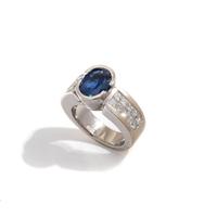 SAPPHIRE AND DIAMOND RING