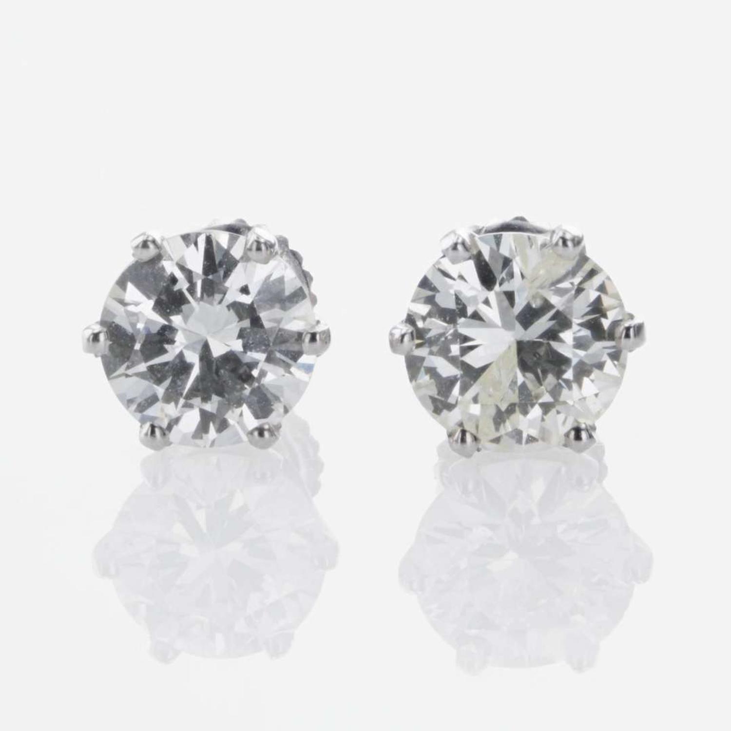 14K White Gold Diamond Stud Earrings