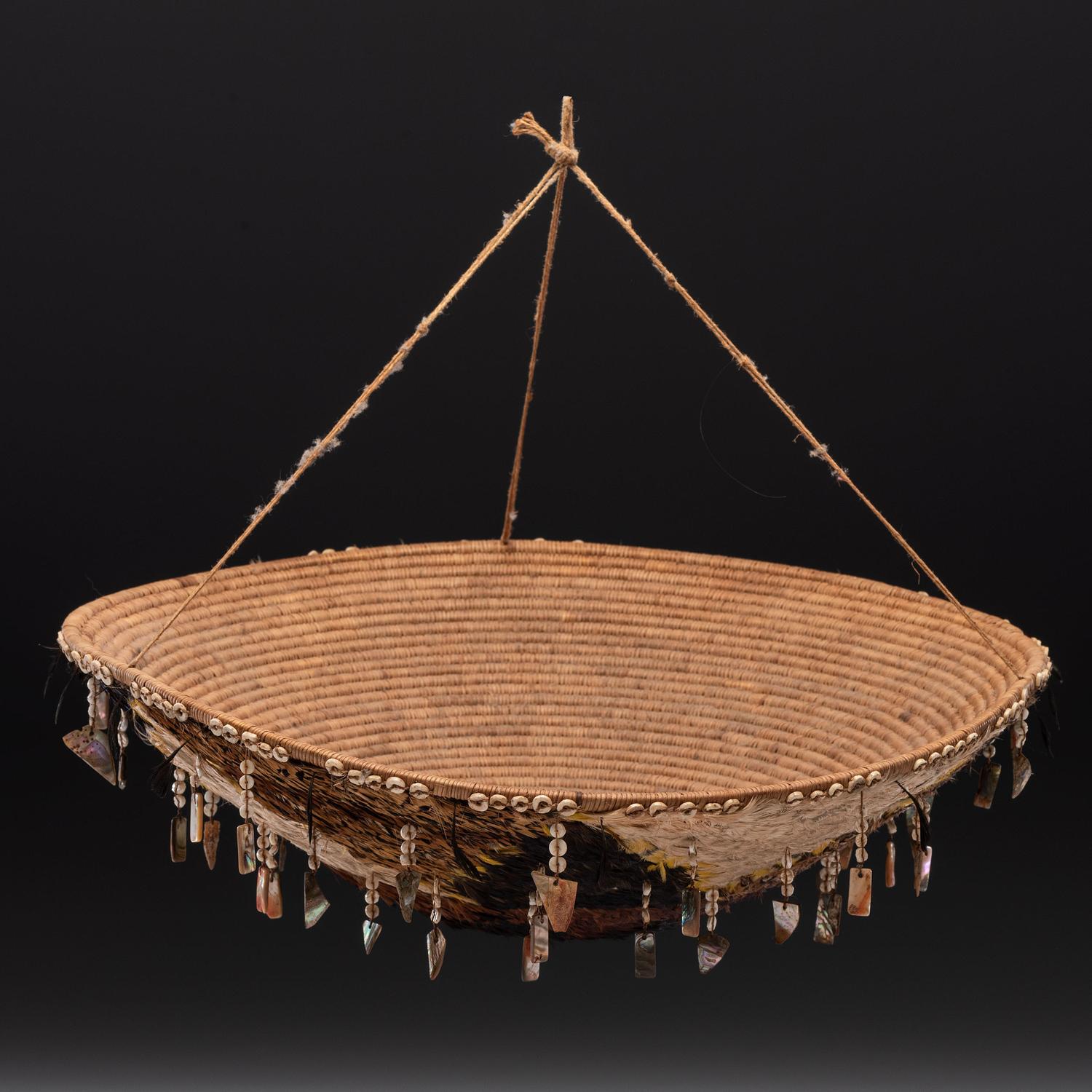 Pomo Hanging Gift Basket
