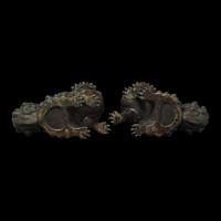 A Pair of Japanese Patinated Bronze Guardian Dogs, Komainu, Signed Yoshikawa Yasuyoshi, Meiji Period, 日本明治時期 銅狛犬一對
