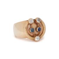 YELLOW GOLD, DIAMOND AND SAPPHIRE RING