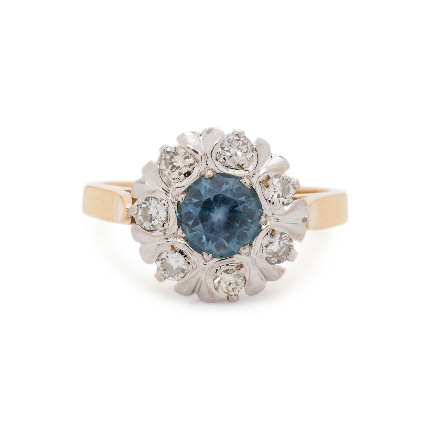 SAPPHIRE AND DIAMOND RING