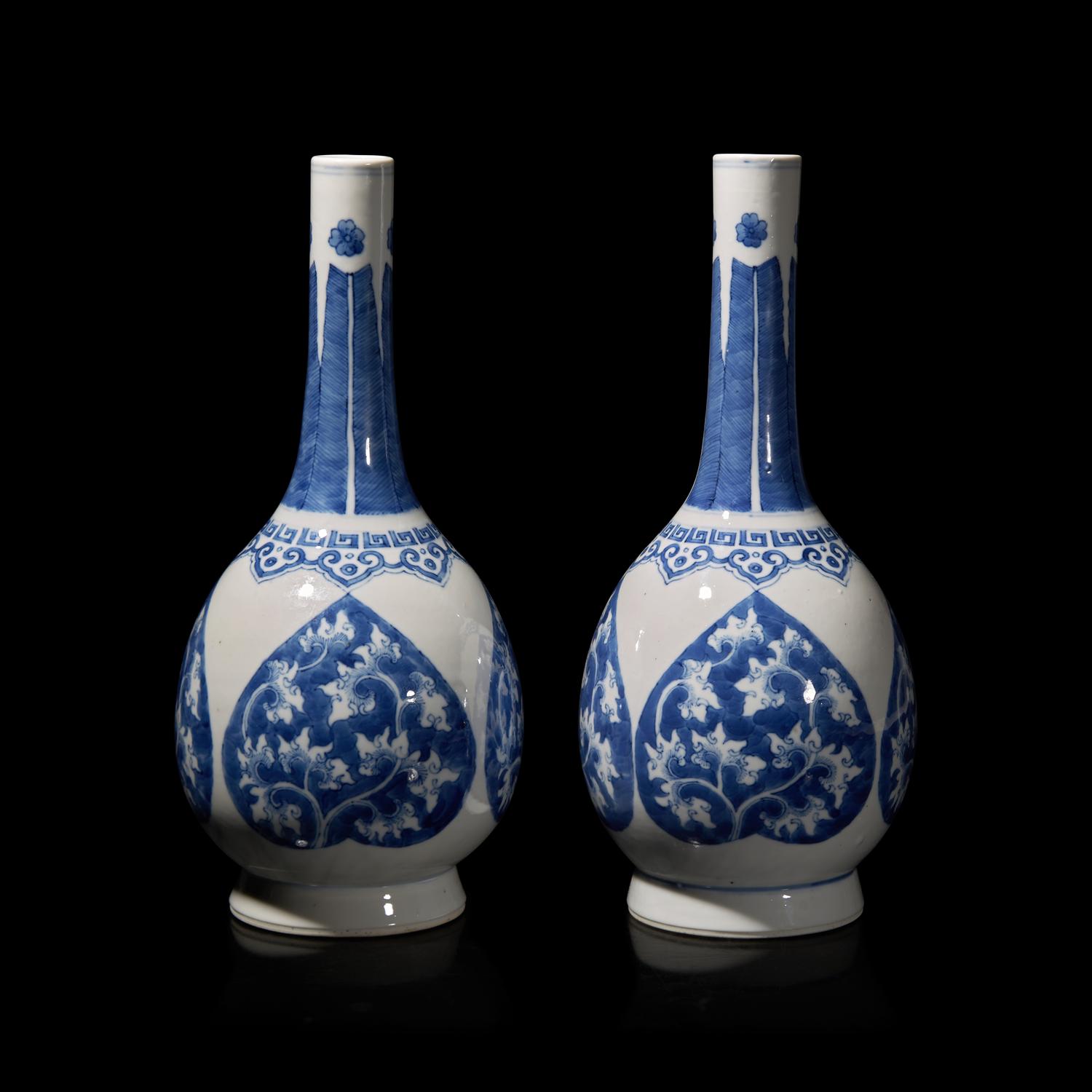 A Pair of Chinese Blue and White Porcelain Bottle Vases, Probably Guangxu Period 或光緒 青花賞瓶一對