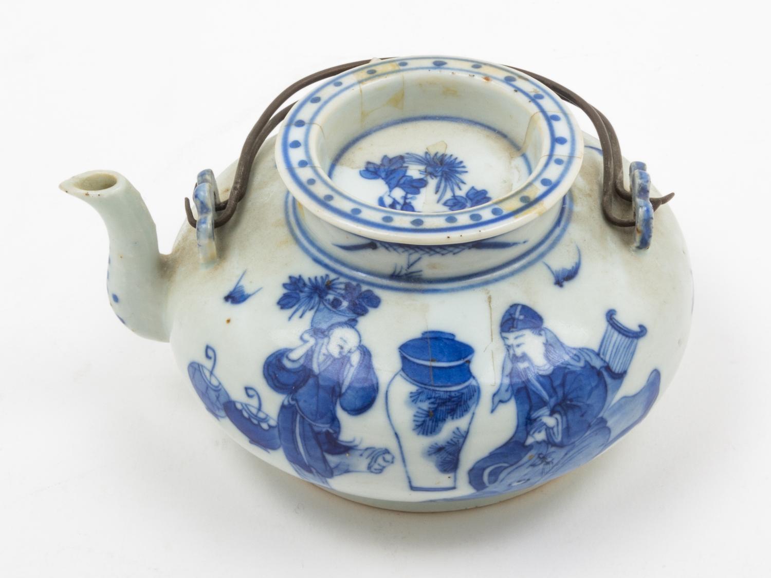 A Blue and White Porcelain Teapot Height 3 1/2 inches. — 19TH CENTURY