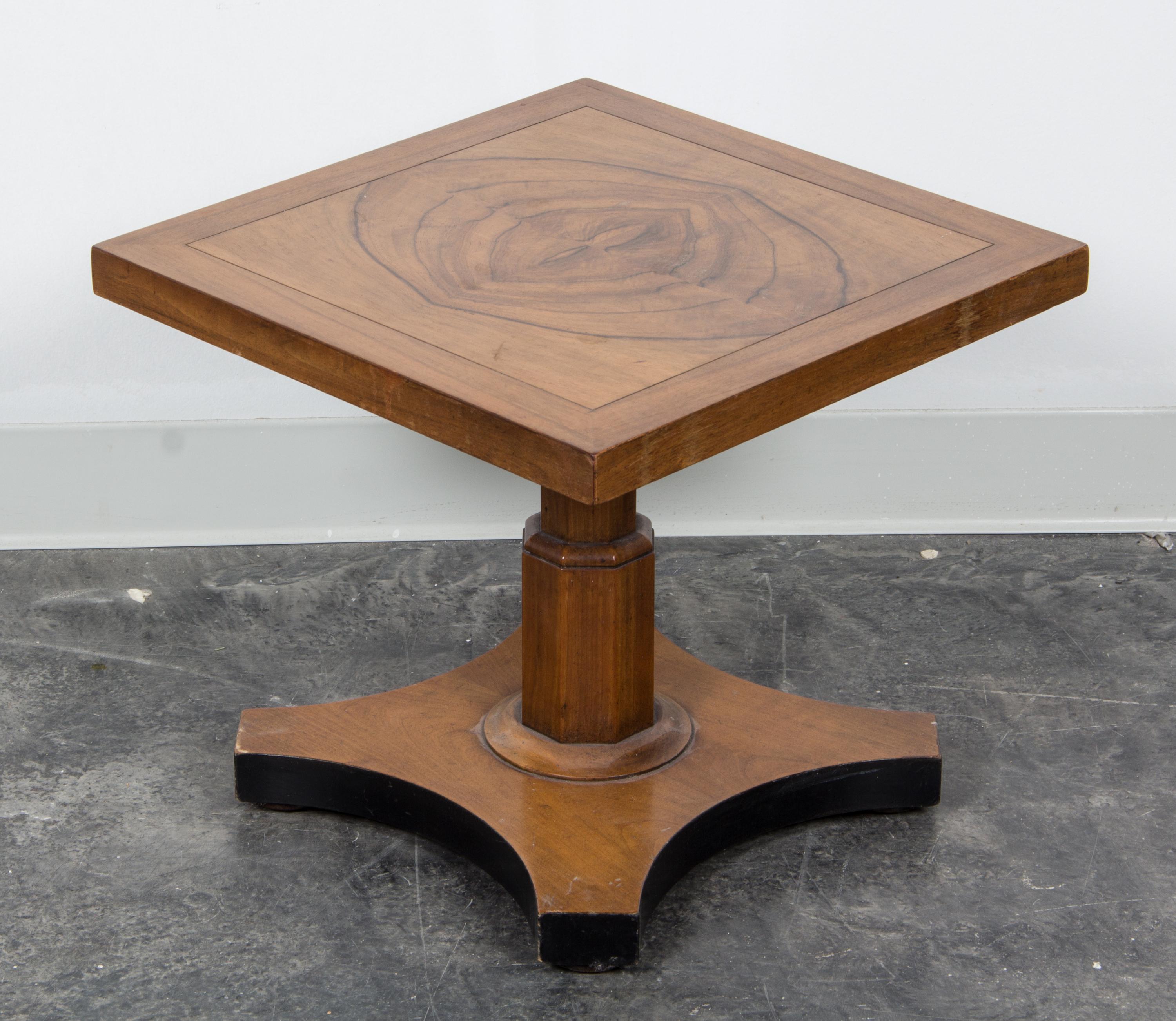 A Baker Furniture Occasional Table Height 16 x width 18 x depth 18 inches. — 20TH CENTURY