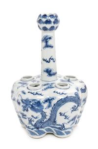 A Chinese Export Blue and White Porcelain Vase Height 10 inches. — LATE 19TH CENTURY
