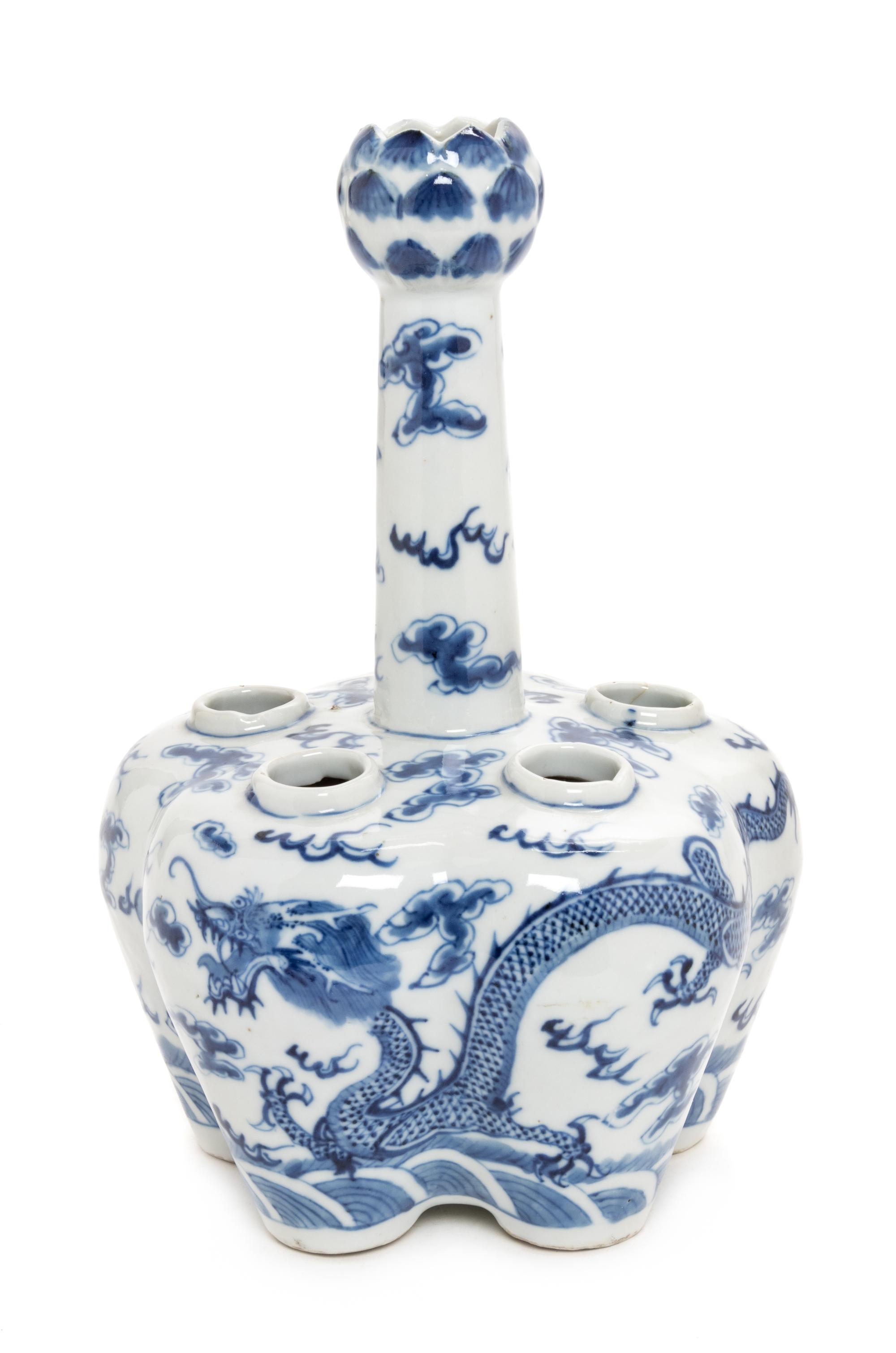 A Chinese Export Blue and White Porcelain Vase Height 10 inches. — LATE 19TH CENTURY