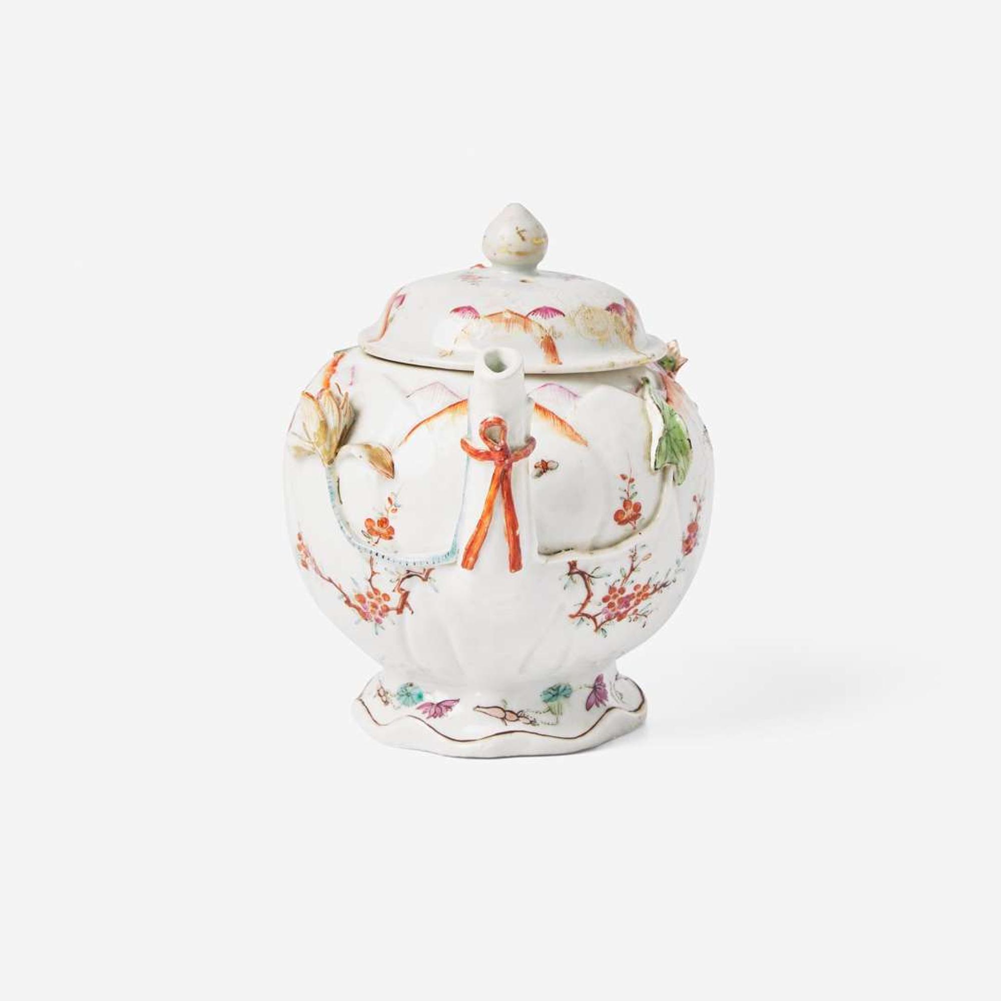 An unusual Chinese export porcelain famille rose-decorated "Lotus" teapot 粉彩茶壺 18th century ????