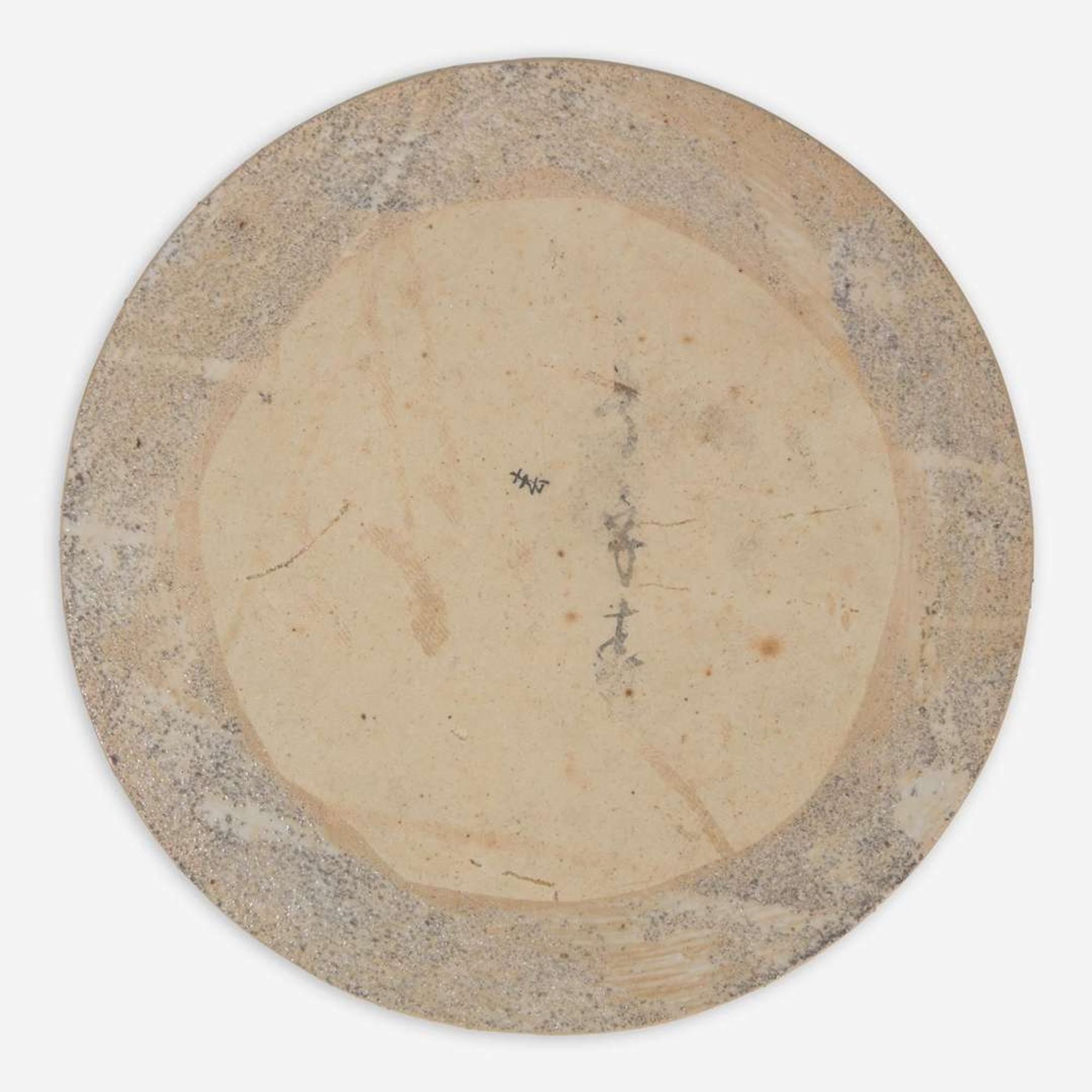 A pair of Chinese famille rose-decorated "meiren" circular plaques 粉彩美人瓷板一对 Late Qing/Republic period ?????
