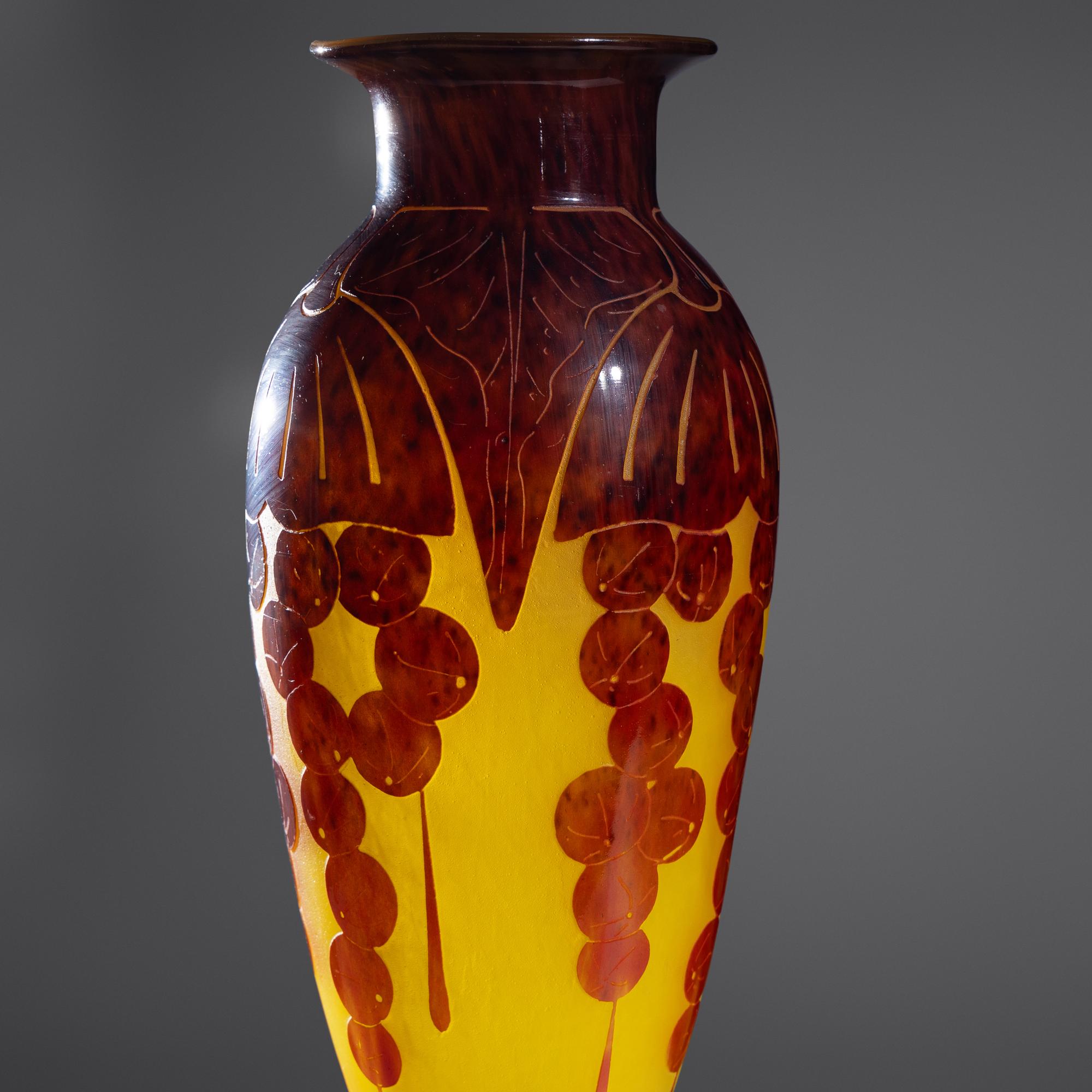 Le Verre Français Groseilles Vase, c. 1930