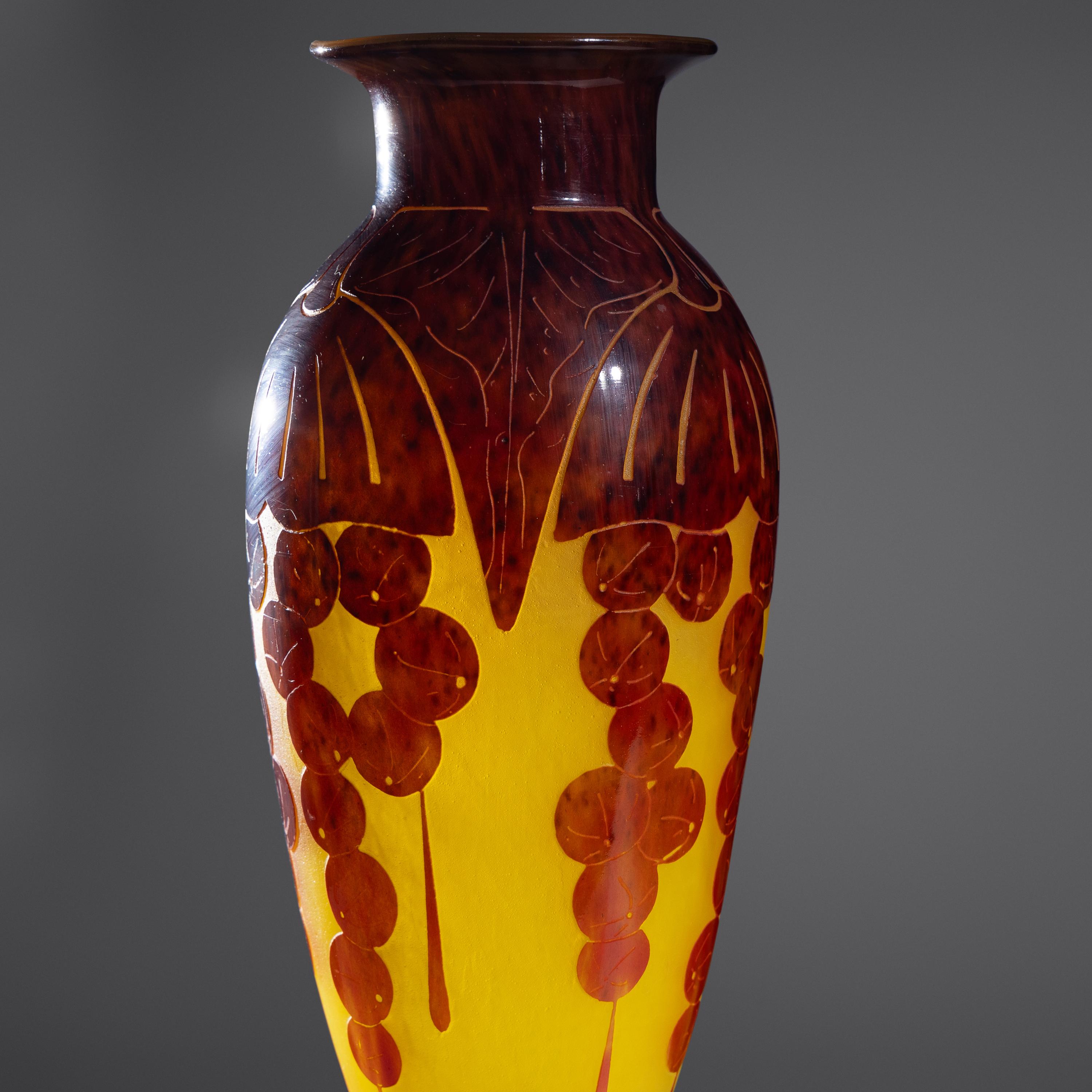 Le Verre Français Groseilles Vase, c. 1930