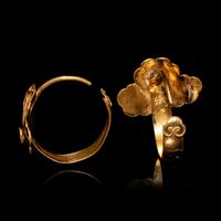 A Pair of Chinese Gold 'Peony' Earrings, Erqian, Qing Dynasty 清 金牡丹紋耳鉗一對