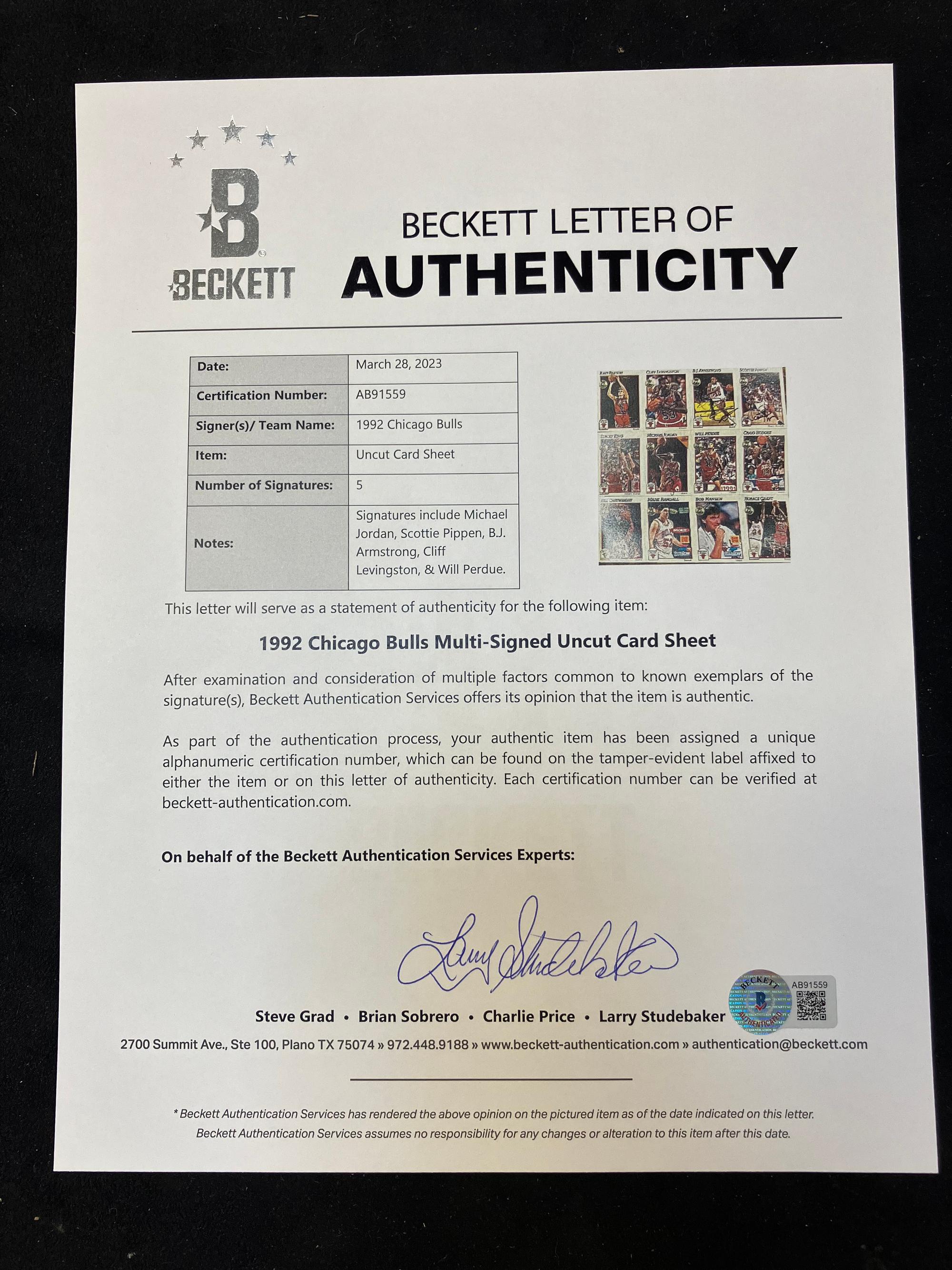 A Chicago Bulls Signed Uncut Sheet of 1992 NBA Hoops Basketball Cards Featuring Michael Jordan and Scottie Pippen (Beckett Authentication Services Letter),