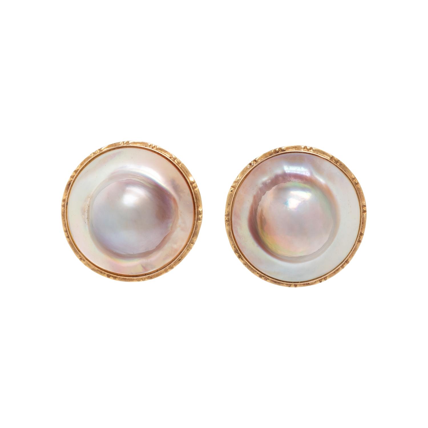 CULTURED BLISTER PEARL EARCLIPS
