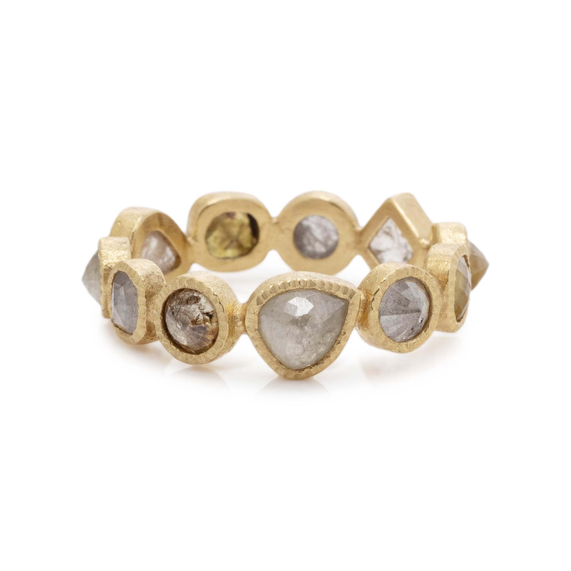 YELLOW GOLD AND COLORED DIAMOND BAND