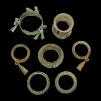 Seven assorted Vietnamese bronze bracelets and leg ornaments 越南青銅環飾一組七件 Dong Son Culture, circa 500 BC ?? ???500?