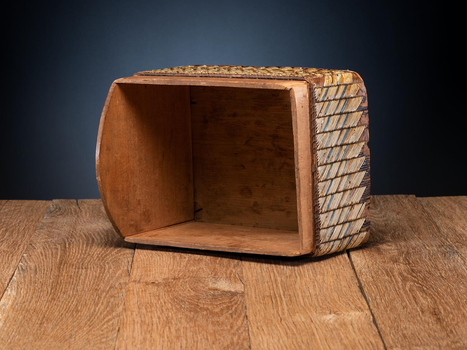 Mi'kmaq Quilled Birchbark Box
