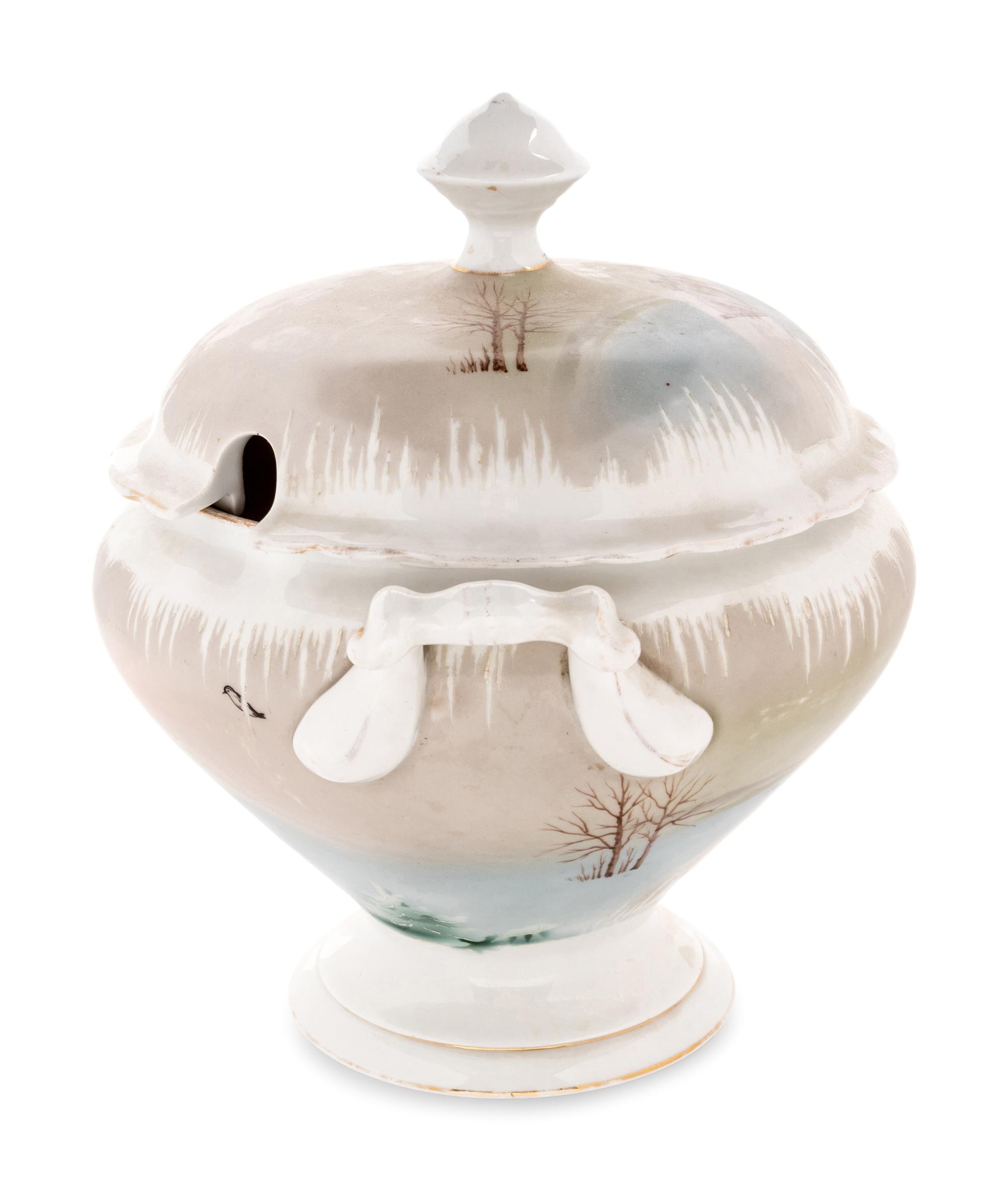 An M.S. Kuznetsov Porcelain Covered Tureen