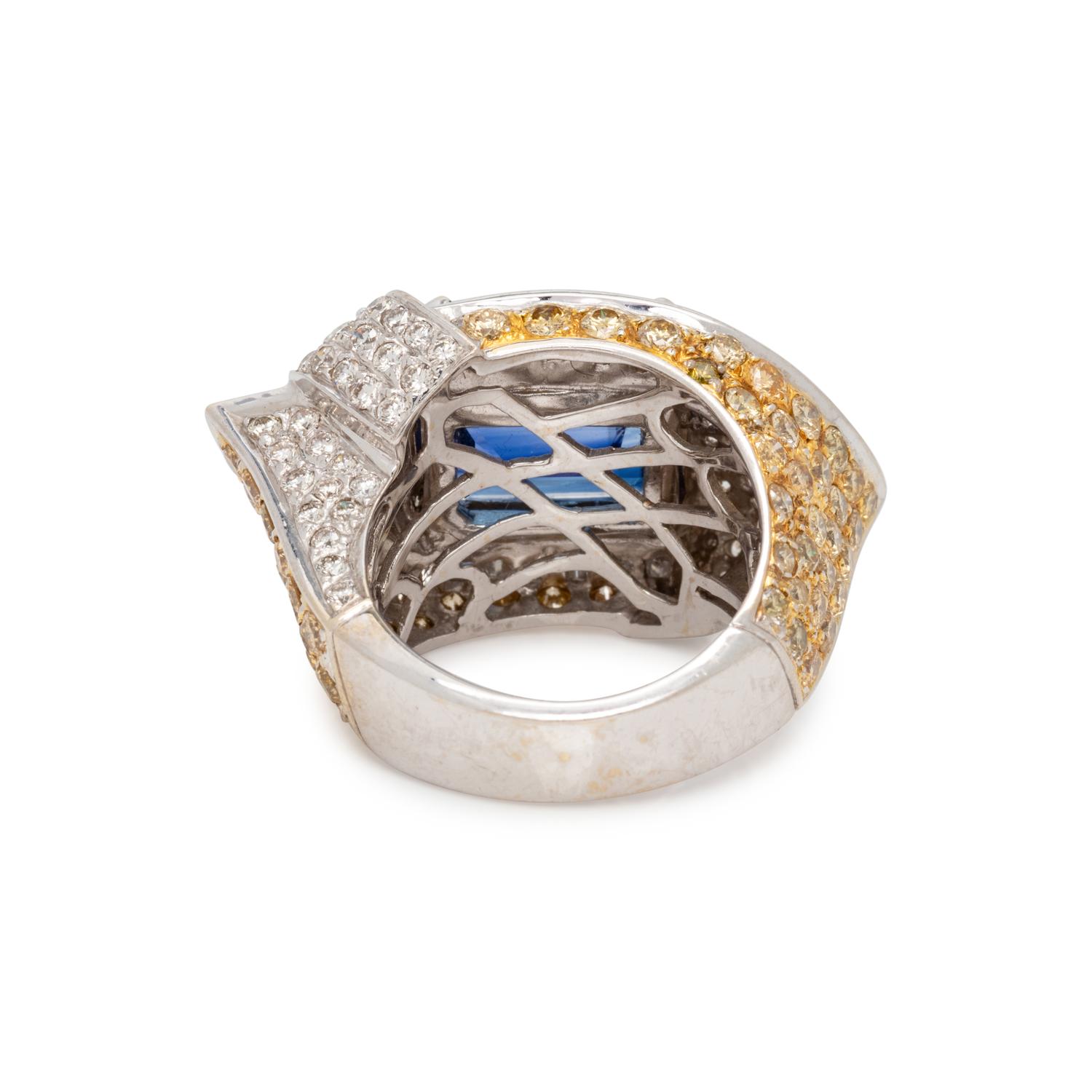SAPPHIRE, COLORED DIAMOND AND DIAMOND RING