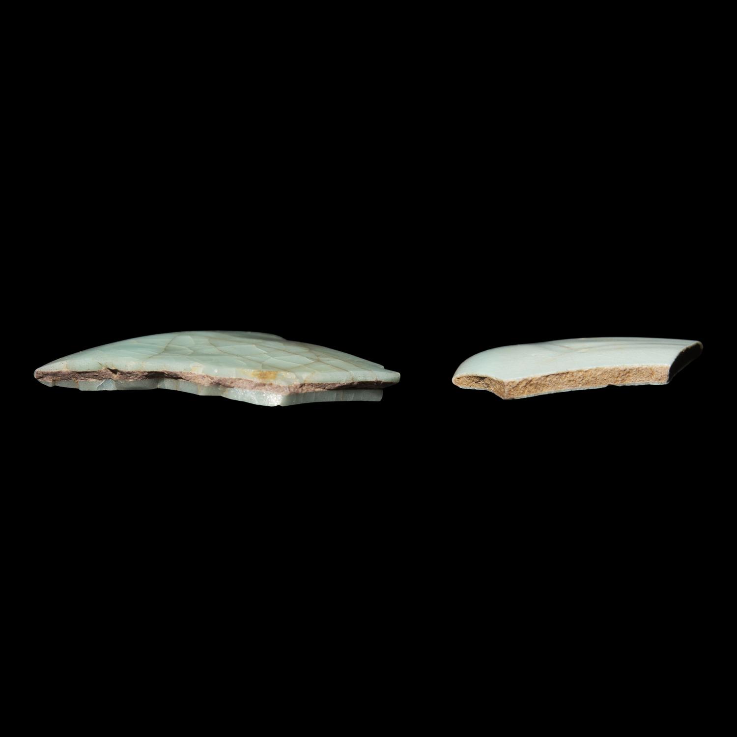A Ru Ware and A Guan Ware Porcelain Fragment, Song Dynasty 宋 汝窯官窯瓷片各一